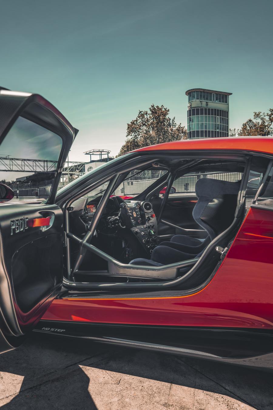 Интерьер Ferrari P80/C (4448) 2019 года  (фото 38 из 52)